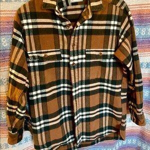 LL Bean Men’s Thick Long Sleeve Vintage Plaid Shirt with Buttoned Pockets
